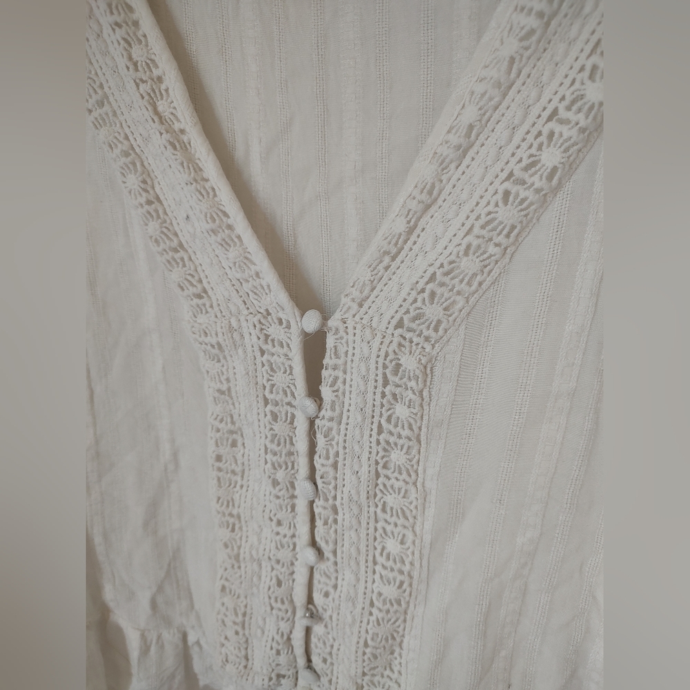 Cropped Tank 🤍 - Picture 3 of 4